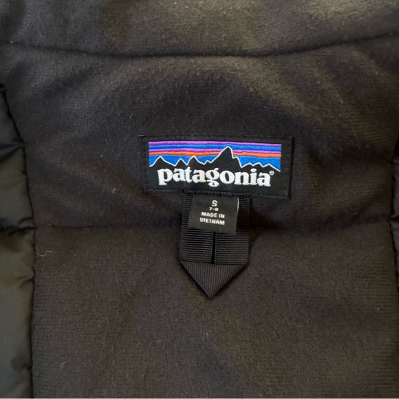Youth Patagonia Black Ski Jacket
Size Small (7/8) - Picture 13 of 15